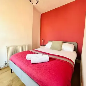  Apartment Elegant House In Stratford United Kingdom