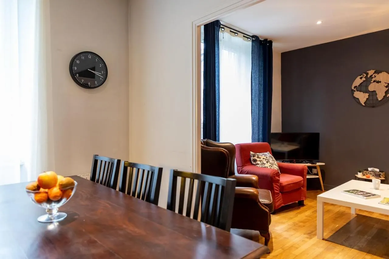 Apartment Centre Ville Et Gare A Pied - Parking Et Patio Vannes
